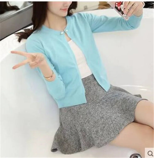 Women’s Lightweight O-Neck Cardigan in Various Colours