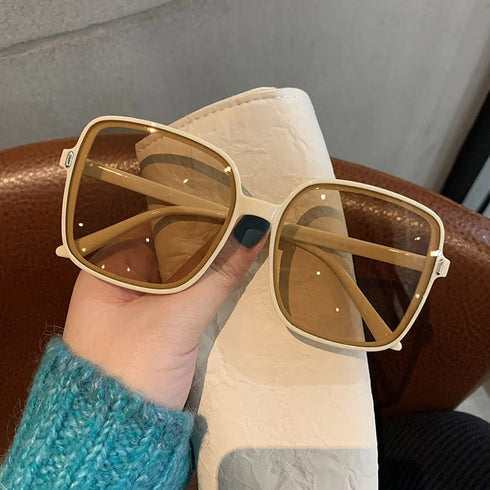 Retro Square Sunglasses for Women with Gradient Lenses
