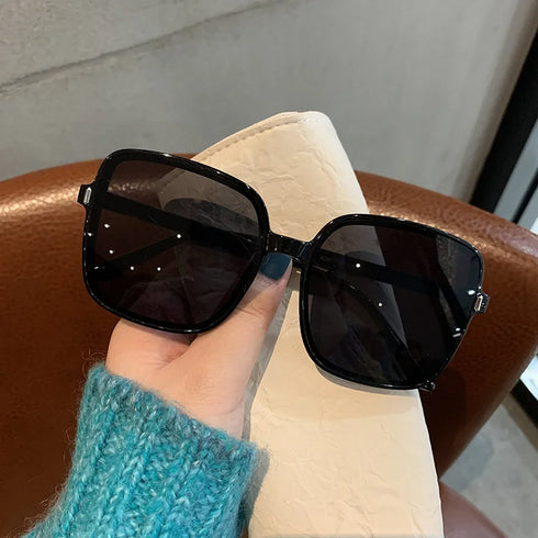 Retro Square Sunglasses for Women with Gradient Lenses
