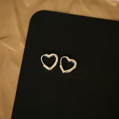 Aide 925 Sterling Silver Love Heart Hoop Earrings
