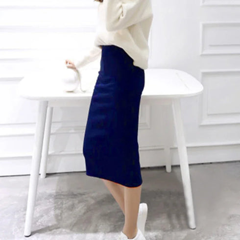 Chic Rib Knit Pencil Skirt in Black