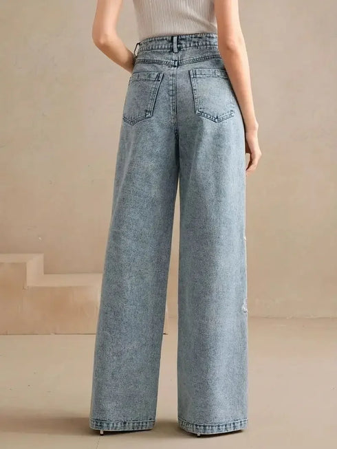 Women's Plus Size Straight Leg Embroidered Jeans