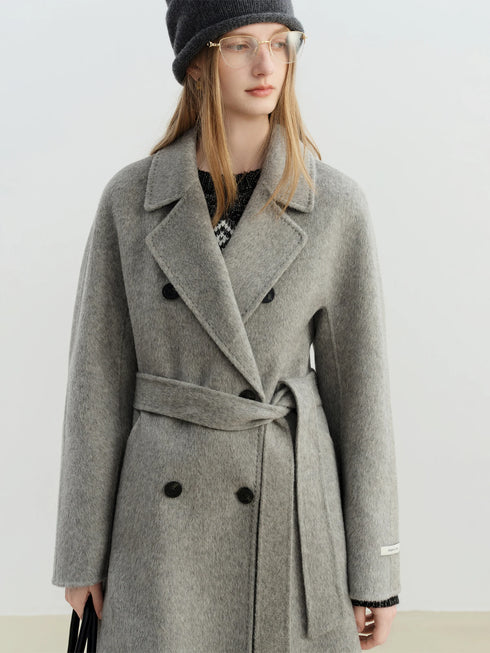 Stylish Women's Petite Wool Overcoat with Suit Lapel