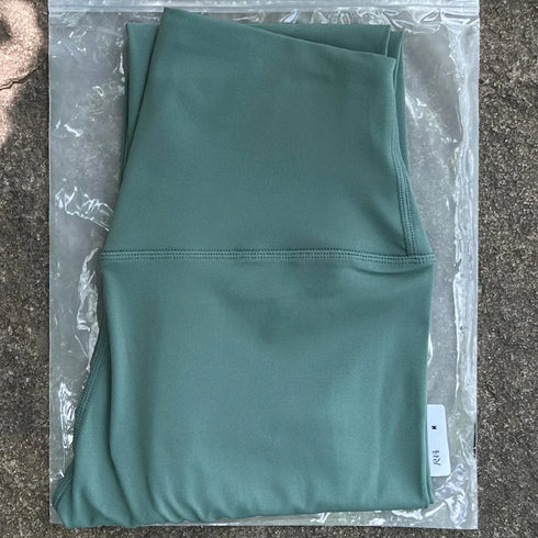 Women's Seamless Yoga Leggings with Inner Pocket