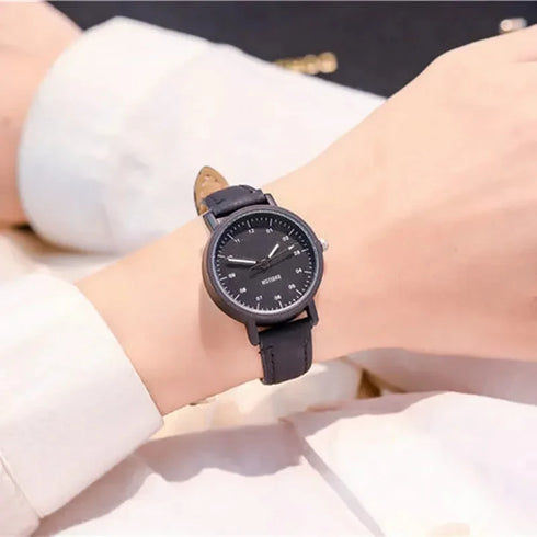 Luxury Waterproof Quartz Watch with Round Dial