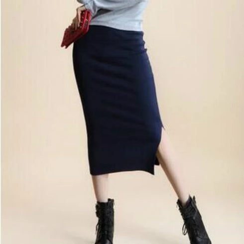 Chic Rib Knit Pencil Skirt in Black