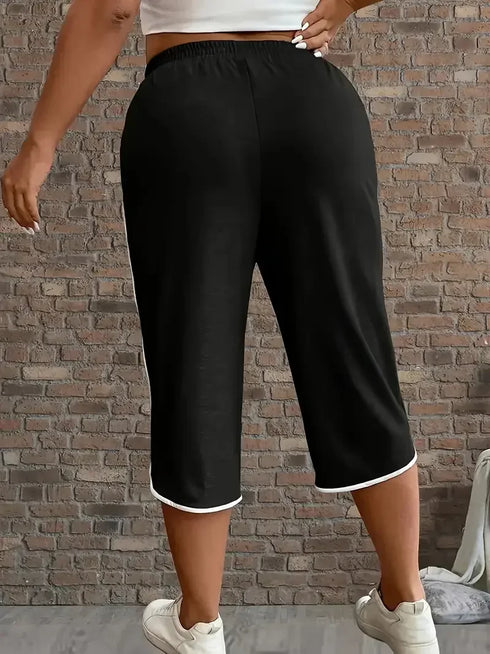 Plus Size Stretchy Three Quarter Pants with Pockets