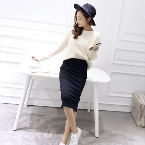 Chic Rib Knit Pencil Skirt in Black