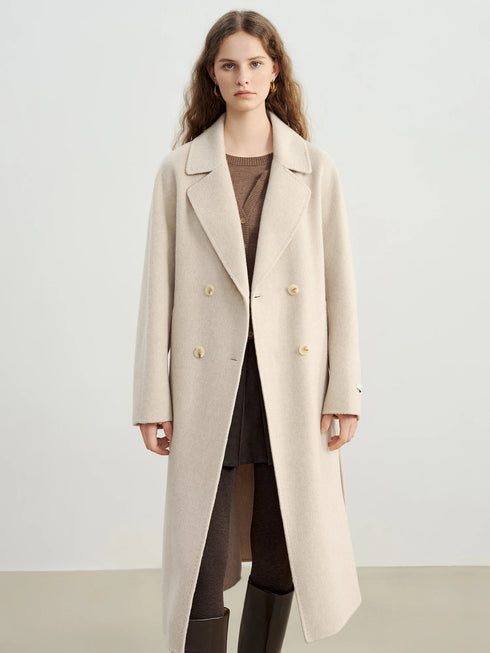 Stylish Women's Petite Wool Overcoat with Suit Lapel